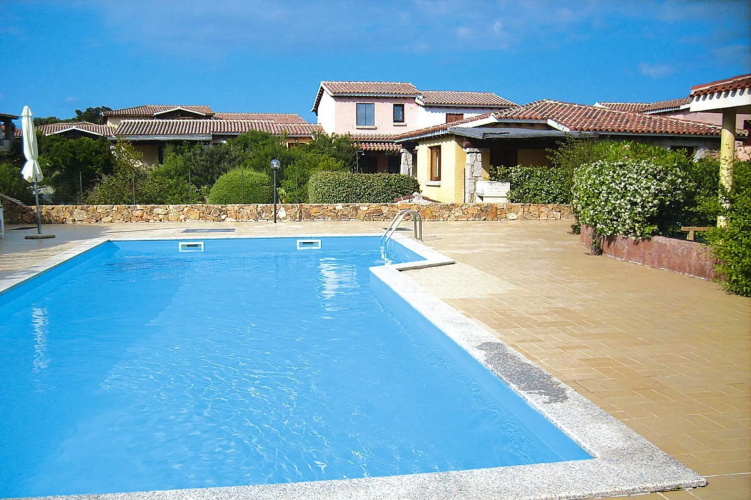 Apartment in Monte Petrosu with terrace