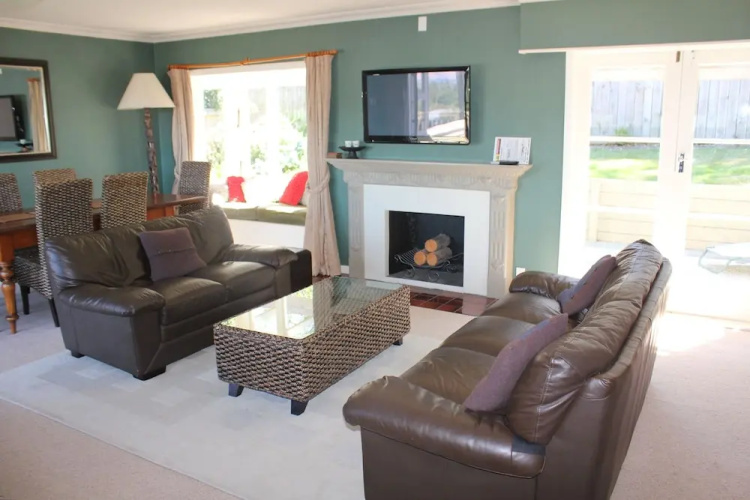 86 Conical Hill Road