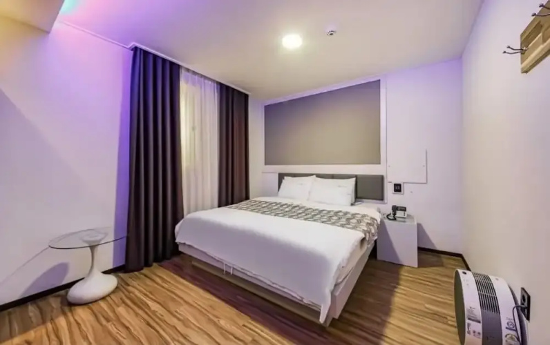 S Hotel