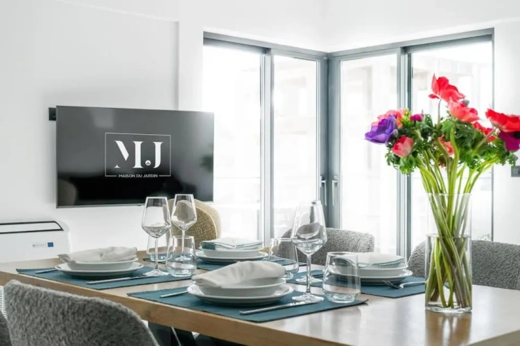 Deluxe Apartment
