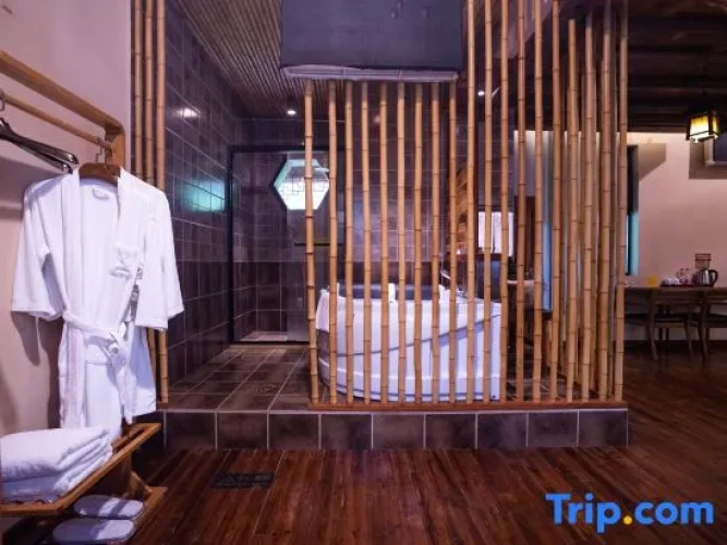 Deluxe Attic Suite