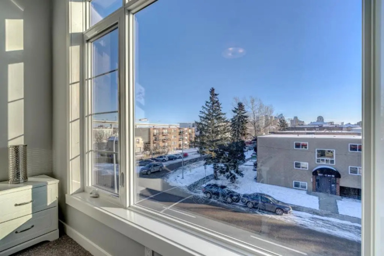 Three-Bedroom House with Balcony #33 Sunalta Downtown
