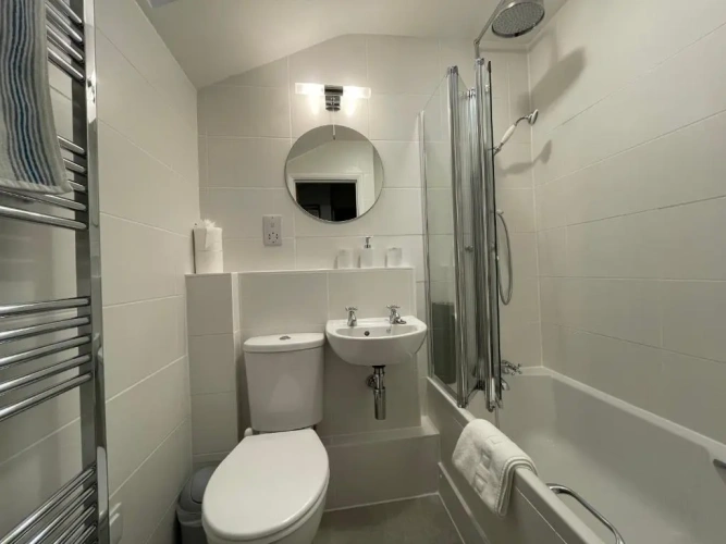 2 Bedrooms Cottage