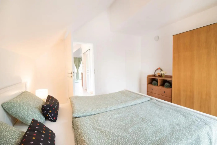 Apple tree apartment