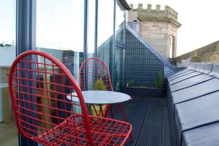1 Bedroom Duplex Flat With Balcony And Free Parking