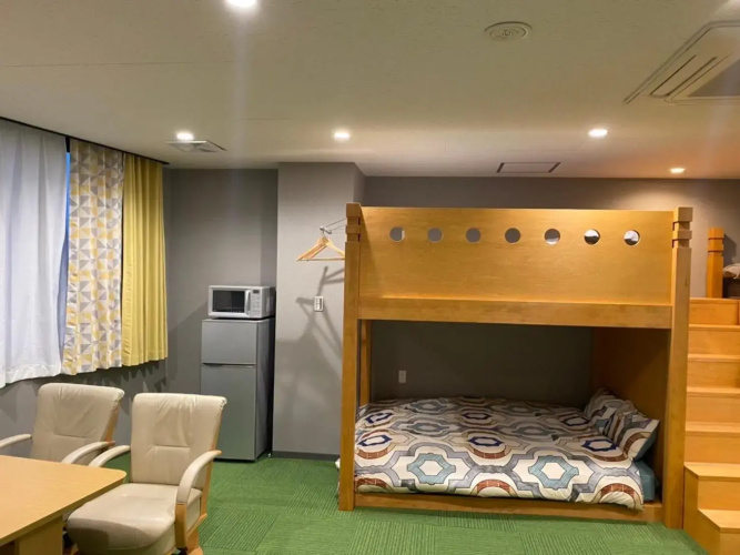 8人まで一緒に 素敵な二段ベッドがある広い客室 KDY stay