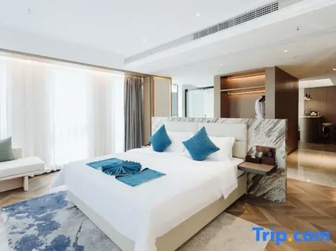 2 Bedrooms Twin Family Suite with park view