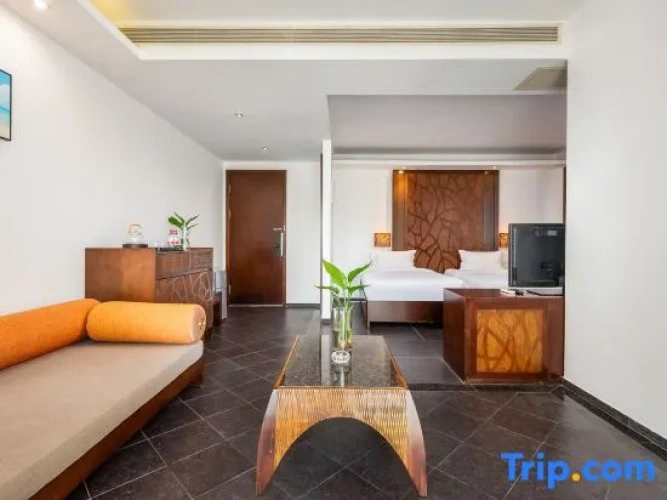 Deluxe Twin room with balcony and with city view