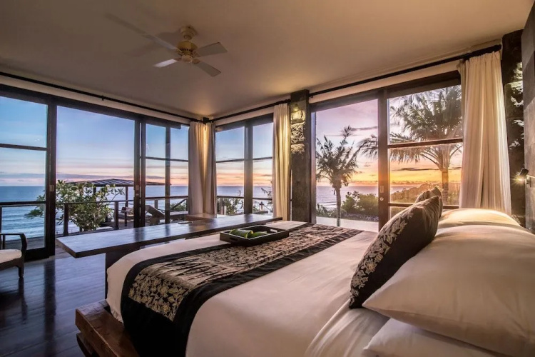 Absolute Cliff Front Pandawa Beach Villa