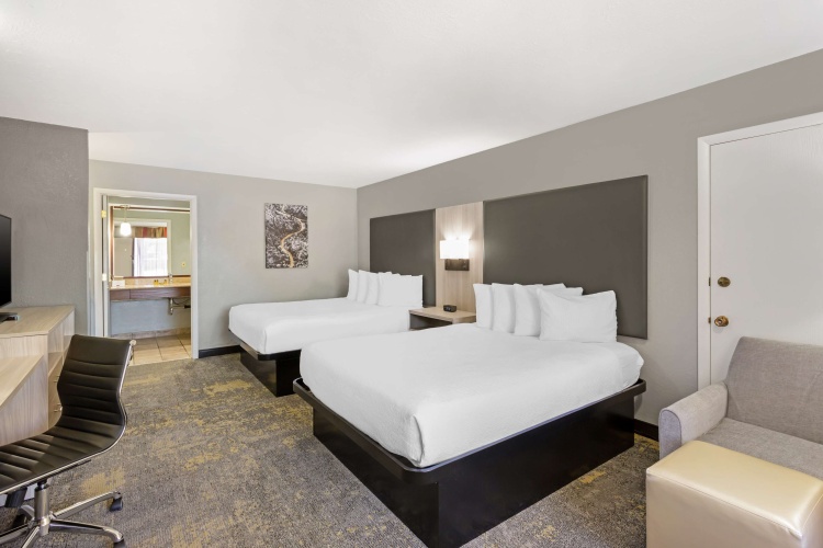 Standard Quadruple room