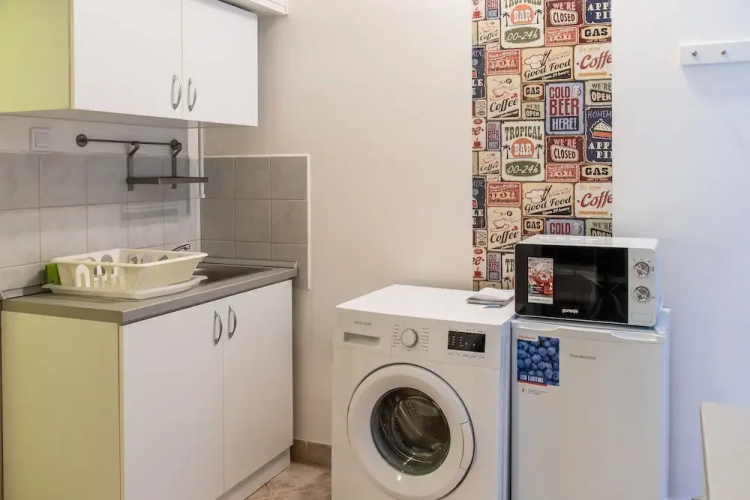 Cosy studio flat, Síp street