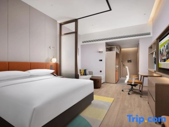 Standard Double room with city view