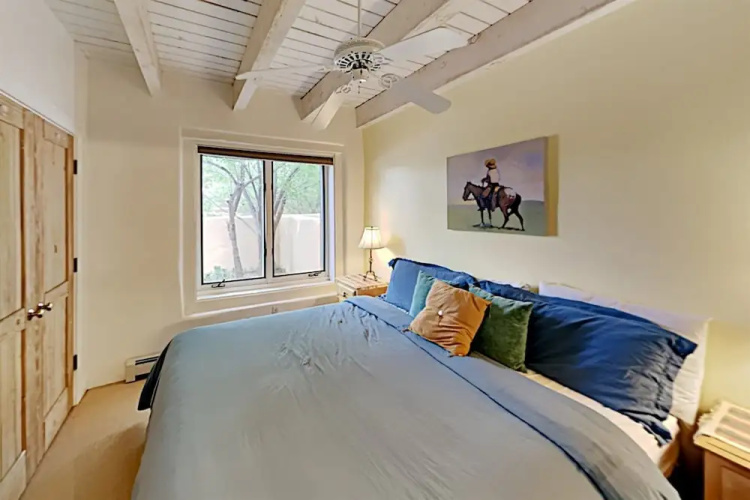 Casa Monzon - Perfect Location, Bright and Sunny Interior