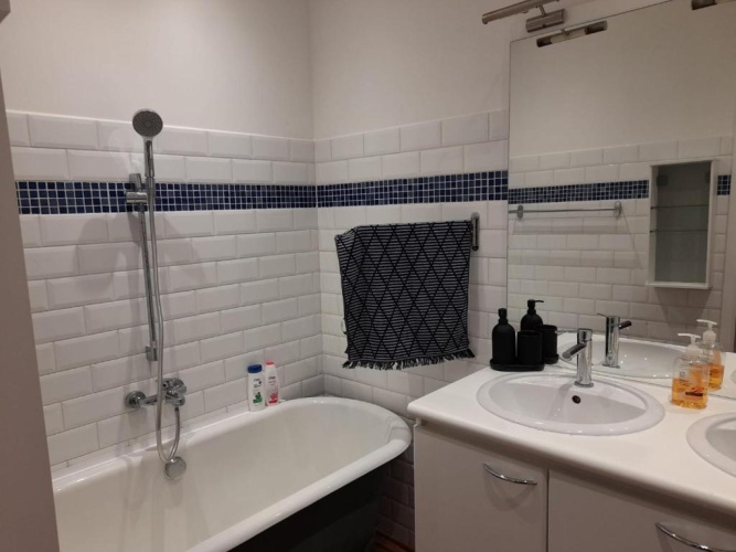 3 Bedrooms Apartment