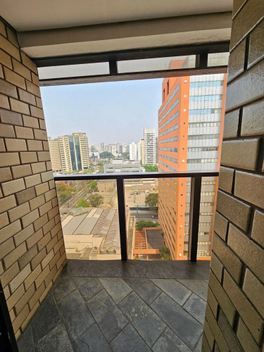 Flat Qi Ibirapuera com Sacada Uh-2307