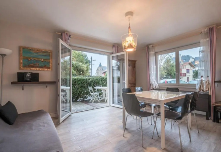 Appartement avec terrasse à 1min de la plage