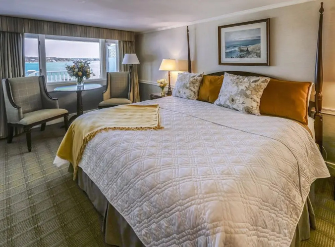The Harborside Inn