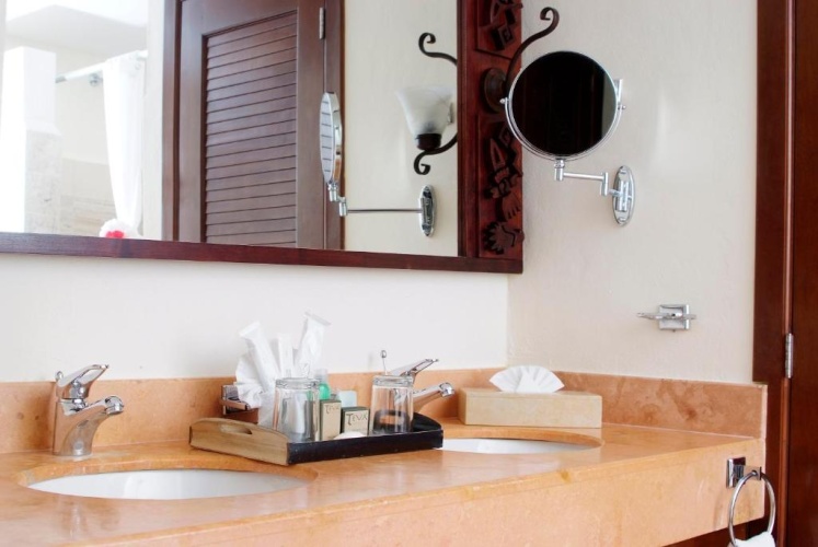 Superior Single Club Suite