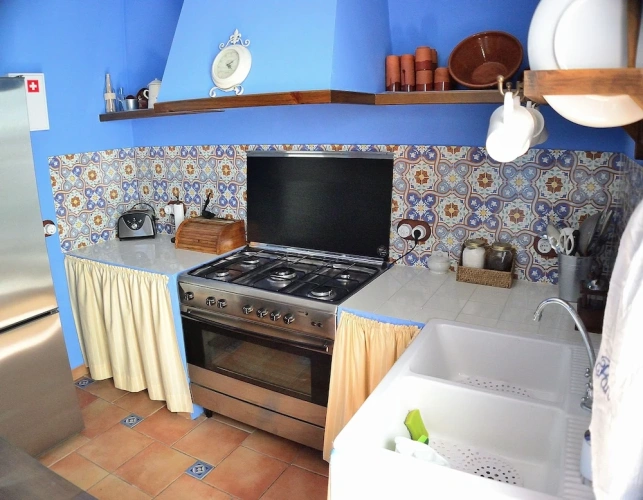 4 Bedrooms Cottage