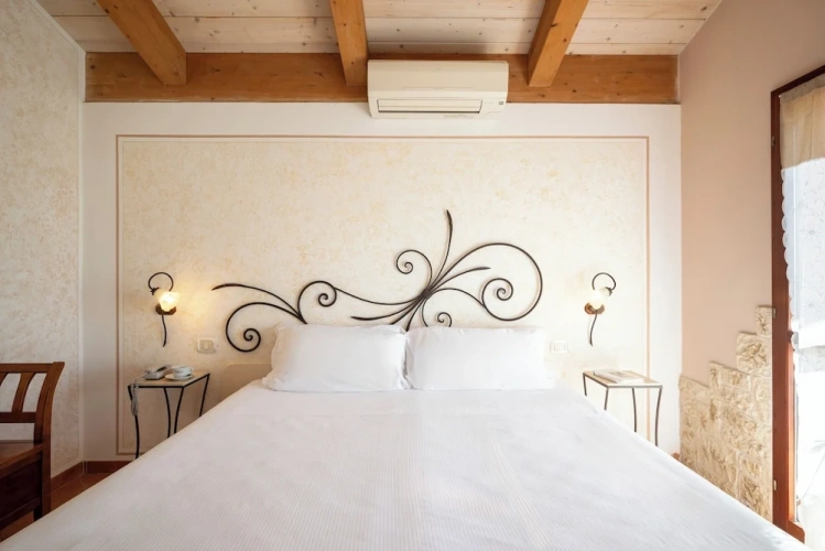 Deluxe Double Suite with balcony and with partial sea view