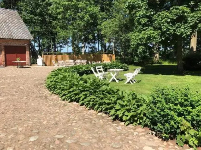 Månstorps Gård