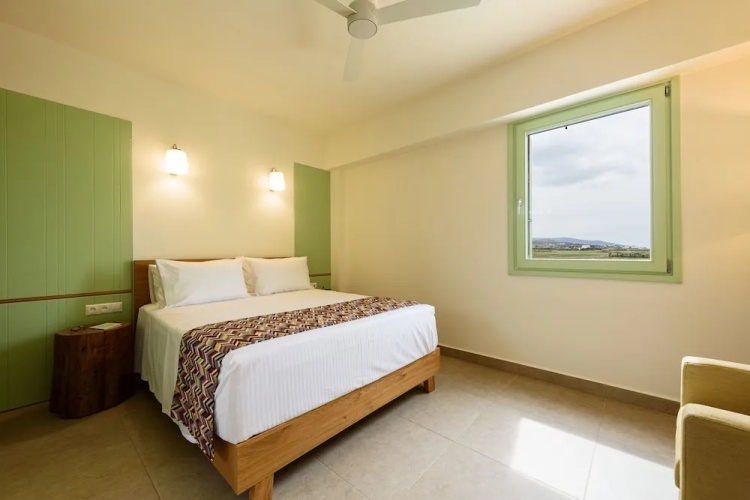 Plioni- Villas With Private Pool & Suites With Hot Tub