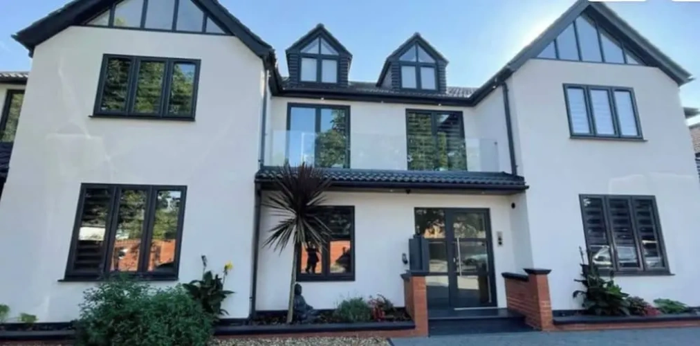 Luxury 2 Bed Penthouse With Views Over London With Free Parking