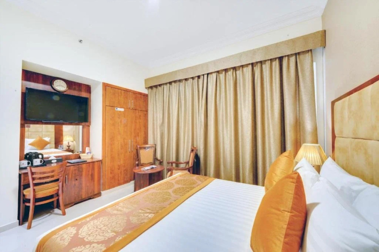 Skylight Hotel