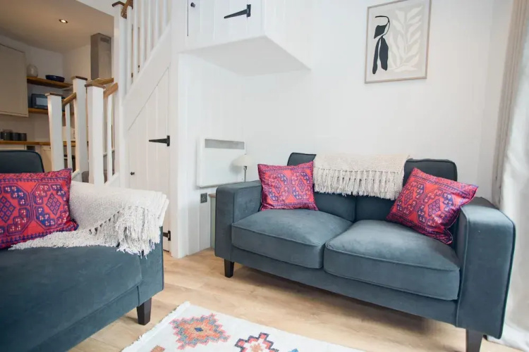 2br-central-15minwalktobeach-freeparking-wifi