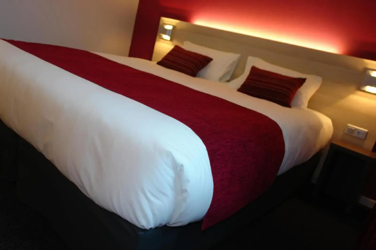 Brit Hotel Vannes-Theix