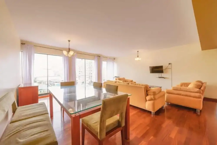 MV7 Condo Near Larcomar