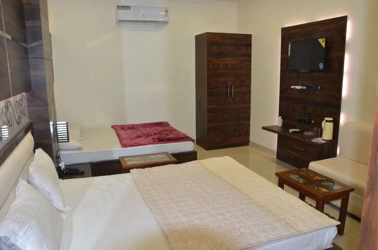 Anjali Mahal Hotel