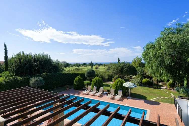 3 Bedrooms Villa