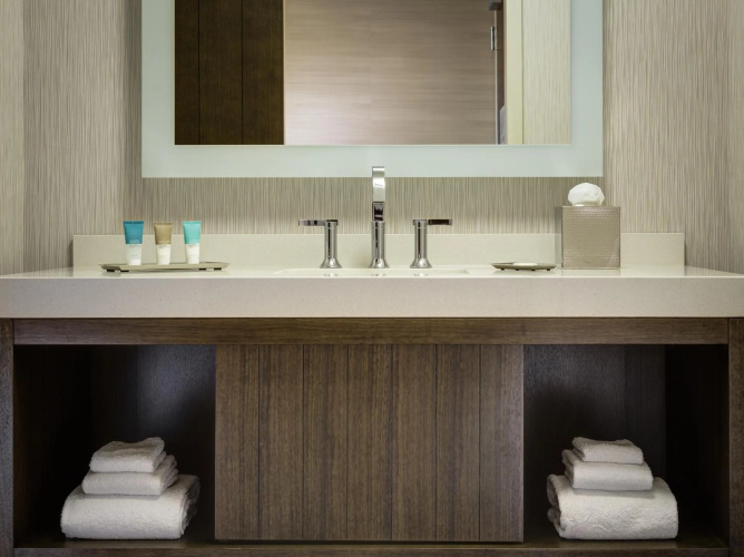 Hyatt Centric Chicago Magnificent Mile photo 12