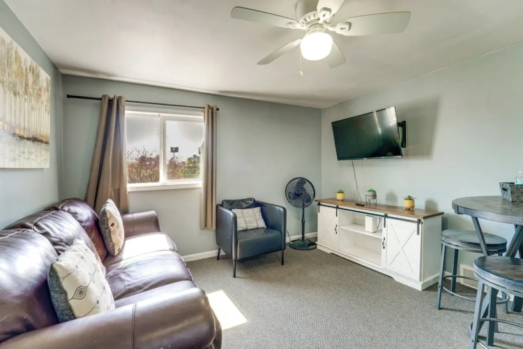 2 Bedrooms Apartment
