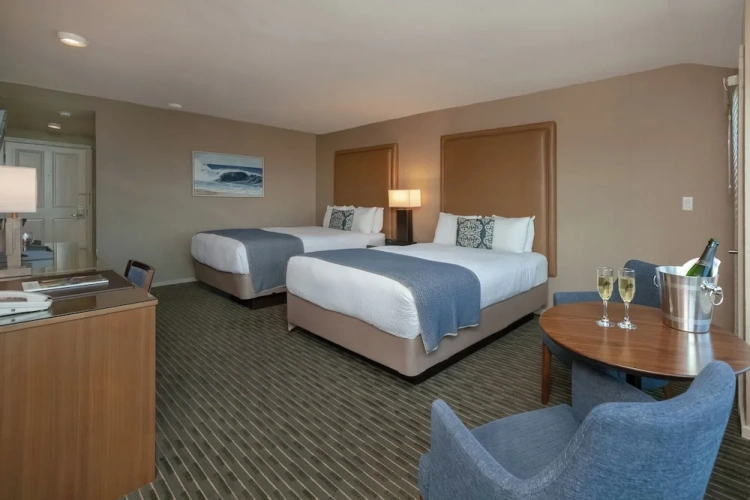 Deluxe Quadruple Basement room