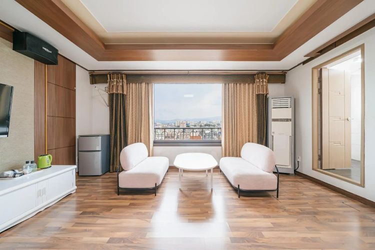 Apple Hotel