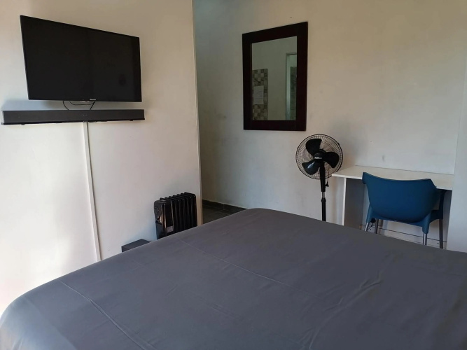 Gugu's Private and Cosy Guest Studio 4