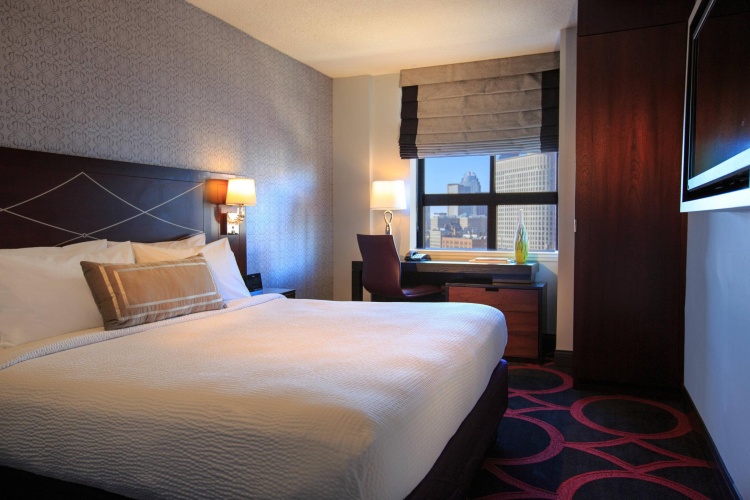 Standard Double room with city view