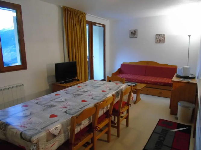 Lou Services Apartment J13 LSI 001
