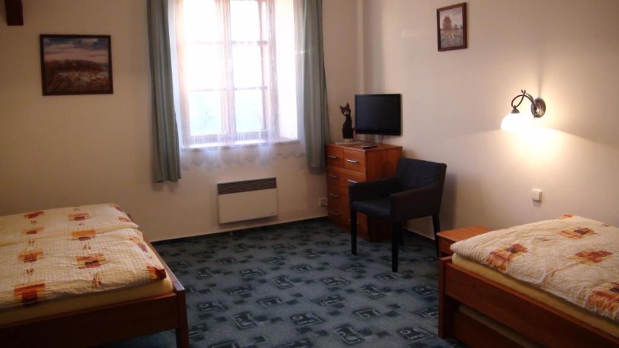 Standard Triple room