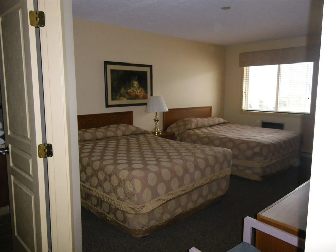Selkirk Inn