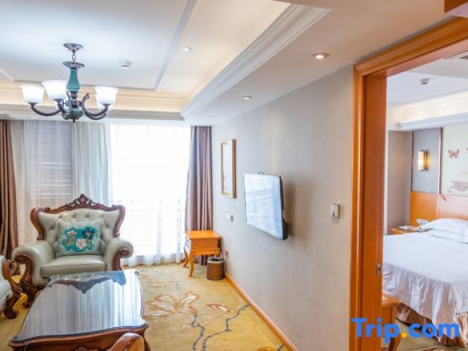 Deluxe Double Suite