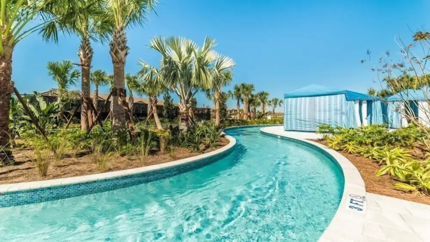 Beautiful 6 bedroom 4.5 Bathroom Pool Home in Windsor at Westside