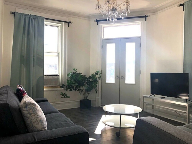Chez Mont Royal Apartments