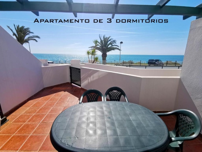 3 Bedrooms Apartment with sea view