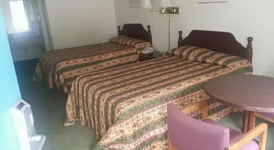 Americas Best Inn & Suites Commerce