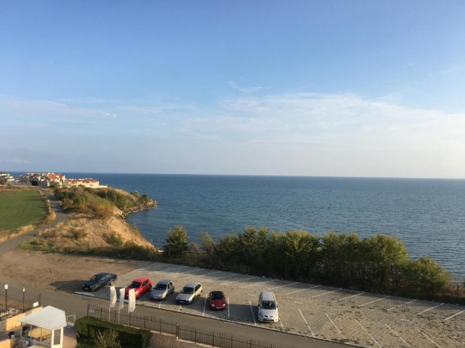 1 Bedroom Apartment with balcony and seafront