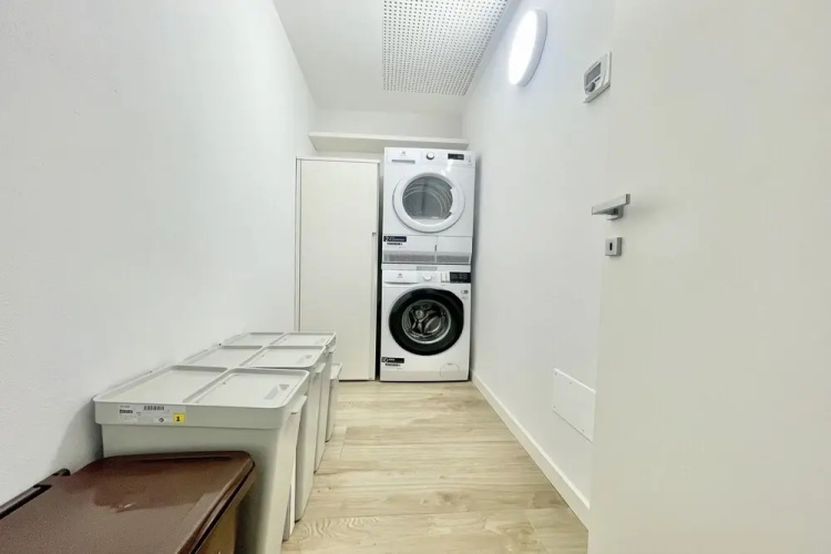 Modern House Apartment 4