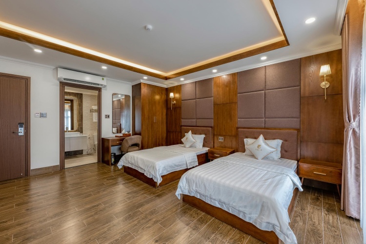 Triple Suite with balcony and with city view